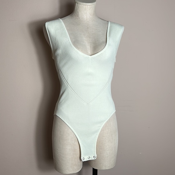 Kendall + Kylie Ivory Ribbed Bodycon Tank Top size S- NWT - Picture 13 of 14